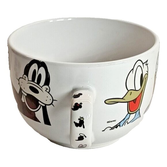 Disney Mickey Mouse & Friends Minnie, Goofy, Pluto, Donald, Daisy Soup Mug - Picture 4 of 11
